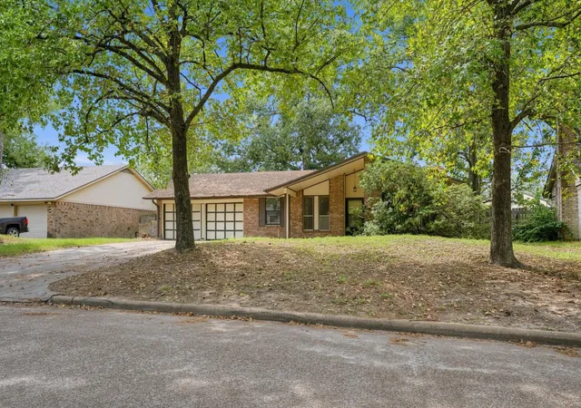 Photo 2 of Single family home for sale at 17623 Crestline Rd, Humble, TX 77396 | MLS# 58560041 | Listing updated on 2026-09-09