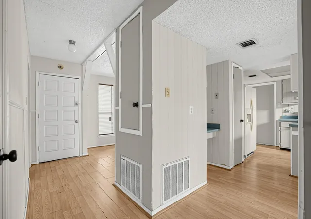 Photo 3 of Single family home for sale at 17623 Crestline Rd, Humble, TX 77396 | MLS# 58560041 | Listing updated on 2026-09-09