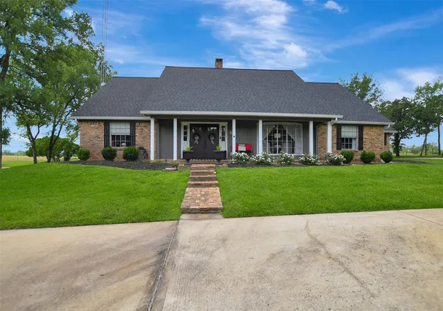 Photo 2 of Single family home for sale at 925 Standley Rd, Madisonville, TX 77864 | MLS# 5343038 | Listing updated on 2026-09-02
