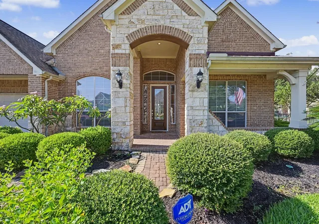 Photo 2 of Sale Pending at 18123 Grotto Point Dr, Cypress, TX 77429 | MLS# 17730224 | Listing updated on 2026-09-09