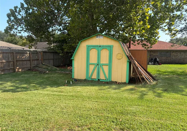 Photo 4 of Sale Pending at 11734 Crockett Dr, La Porte, TX 77571 | MLS# 28520248 | Listing updated on 2026-10-07