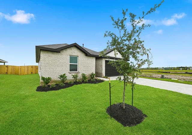 Photo 2 of Single family home for sale at 102 Rustic Crk Ct, Dayton, TX 77535 | MLS# 66126387 | Listing updated on 2026-10-09