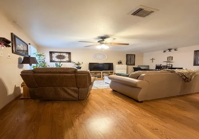 Photo 3 of Single family home for sale at 2750 Tinechester Dr, Kingwood, TX 77339 | MLS# 23918913 | Listing updated on 2026-09-11