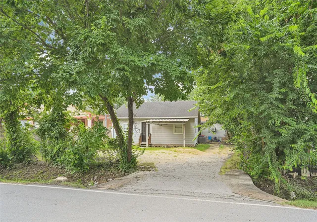 Photo 2 of Single family home for sale at 14336 Victoria St, Houston, TX 77015 | MLS# 44482502 | Listing updated on 2026-09-11