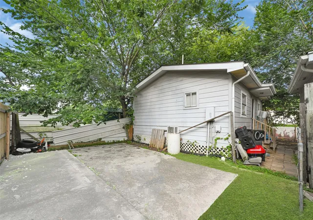 Photo 4 of Single family home for sale at 14336 Victoria St, Houston, TX 77015 | MLS# 44482502 | Listing updated on 2026-09-11