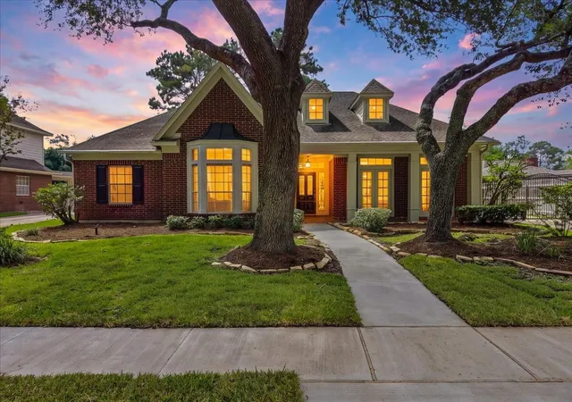 Photo 1 of Sale Pending at 4222 Roaring Rapids Dr, Houston, TX 77059 | MLS# 29970508 | Listing updated on 2026-10-07