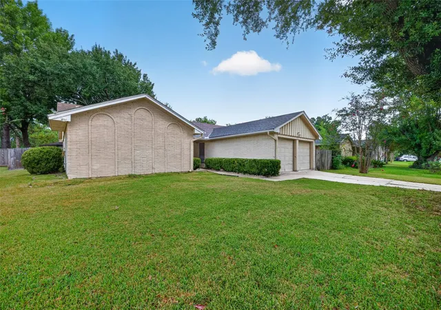Photo 1 of Single family home for sale at 11203 Sagehill Dr, Houston, TX 77089 | MLS# 84811245 | Listing updated on 2026-09-09