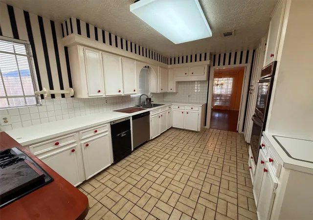 Photo 1 of Sale Pending at 4915 Apollo St, Houston, TX 77018 | MLS# 7136504 | Listing updated on 2026-10-07