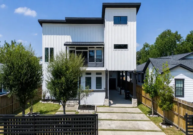 Photo 1 of Single family home for sale at 4041 Castor St, Houston, TX 77022 | MLS# 82405809 | Listing updated on 2026-09-05