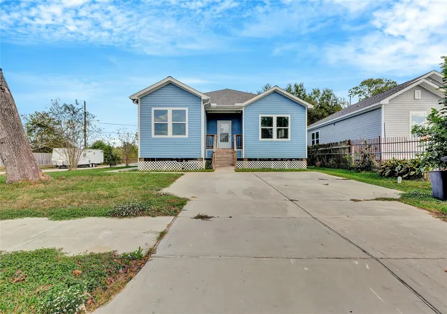 Photo 2 of Single family home for sale at 8618 Banting St, Houston, TX 77078 | MLS# 73291022 | Listing updated on 2026-10-02