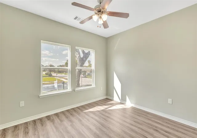 Photo 3 of Single family home for sale at 8618 Banting St, Houston, TX 77078 | MLS# 73291022 | Listing updated on 2026-10-02