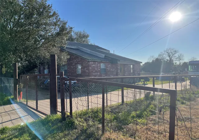 Photo 3 of Single family home for sale at 20661 Cochran Rd, Hempstead, TX 77445 | MLS# 52372956 | Listing updated on 2026-09-02
