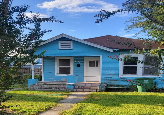 Photo 1 of Single family home for sale at 203 Coronado St, Houston, TX 77009 | MLS# 63181427 | Listing updated on 2026-09-23