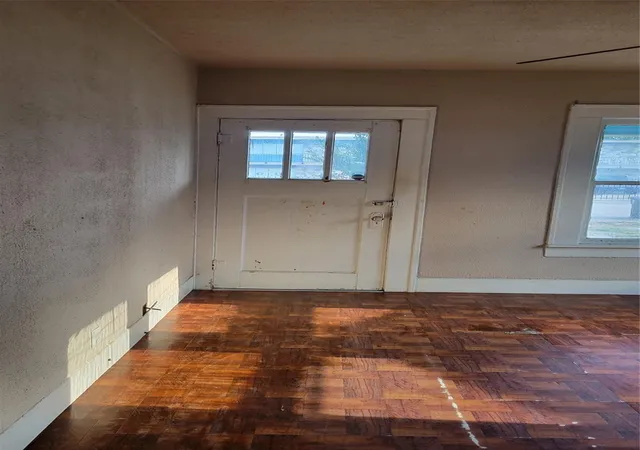 Photo 3 of Single family home for sale at 203 Coronado St, Houston, TX 77009 | MLS# 63181427 | Listing updated on 2026-09-23