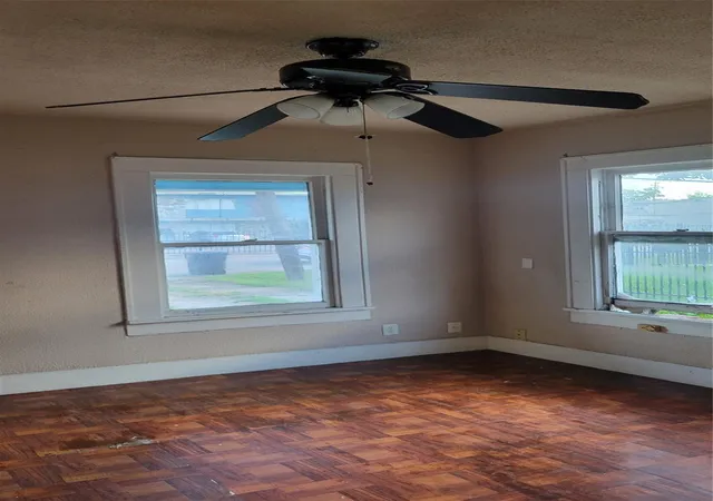 Photo 4 of Single family home for sale at 203 Coronado St, Houston, TX 77009 | MLS# 63181427 | Listing updated on 2026-09-23