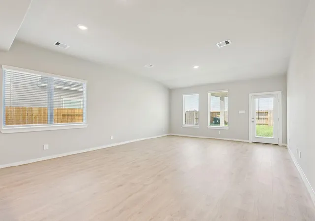 Photo 4 of Single family home for sale at 5244 Redbud Valley Dr, Pearland, TX 77584 | MLS# 55122126 | Listing updated on 2026-09-02