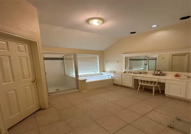 Photo 11 of Single family home for sale at 31 Danville Xing Ct, Conroe, TX 77385 | MLS# 36595159 | Listing updated on 2026-09-09
