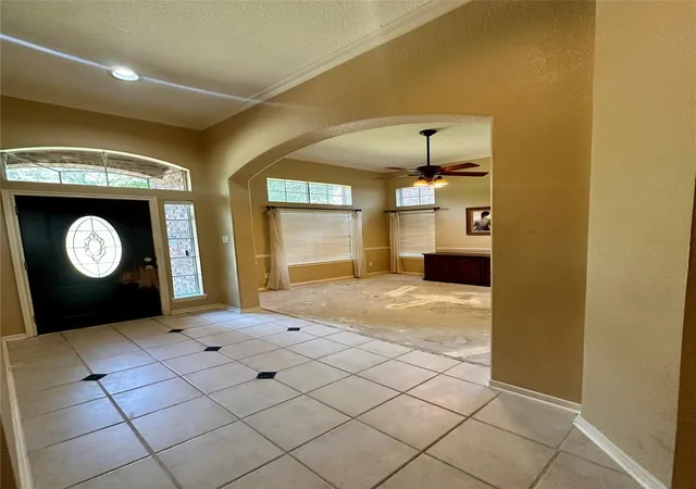 Photo 2 of Single family home for sale at 31 Danville Xing Ct, Conroe, TX 77385 | MLS# 36595159 | Listing updated on 2026-09-09