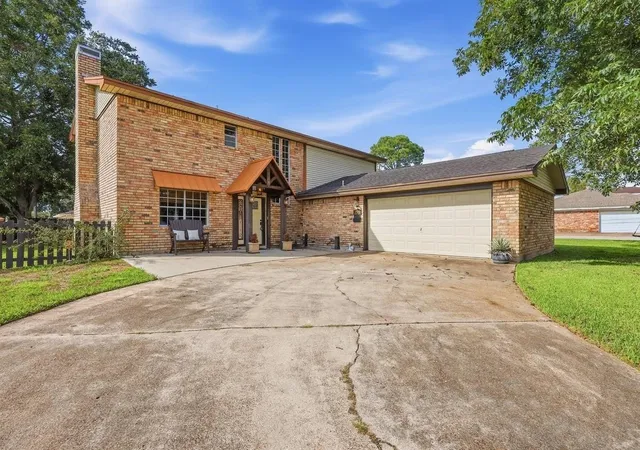 Single family home for sale at 2704 Memphis Ave, Nederland, TX 77627 | MLS# 2904421