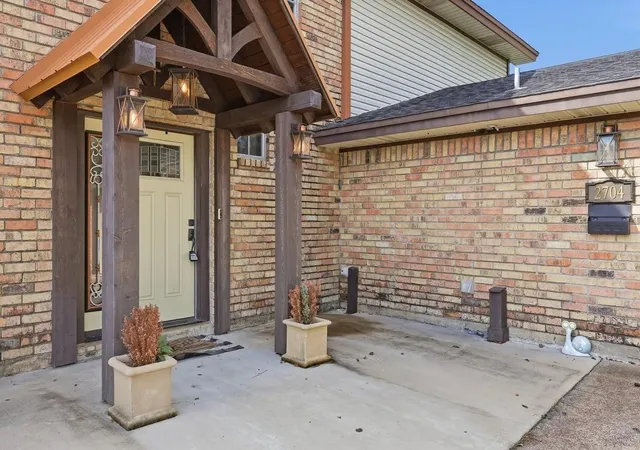 Photo 2 of Single family home for sale at 2704 Memphis Ave, Nederland, TX 77627 | MLS# 2904421 | Listing updated on 2026-09-13