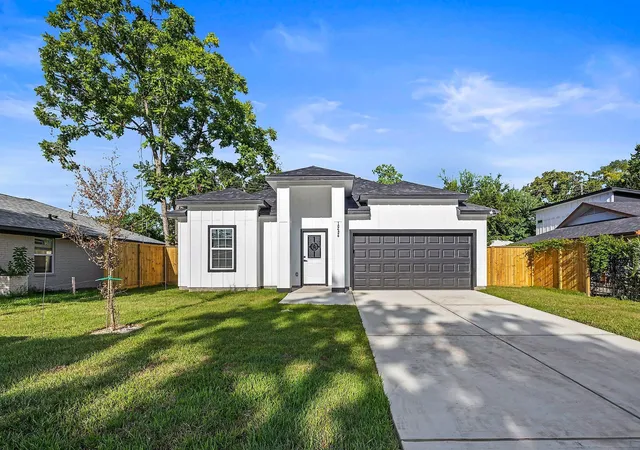 Photo 1 of Single family home for sale at 10426 Royal Oaks Dr, Houston, TX 77016 | MLS# 48615697 | Listing updated on 2026-09-03