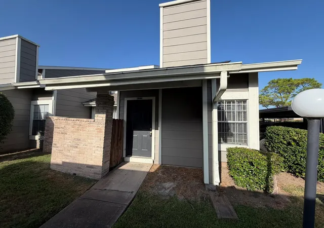 Photo 1 of Townhouse for sale at 6327 Cattails Ln, Houston, TX 77035 | MLS# 53858527 | Listing updated on 2026-09-23