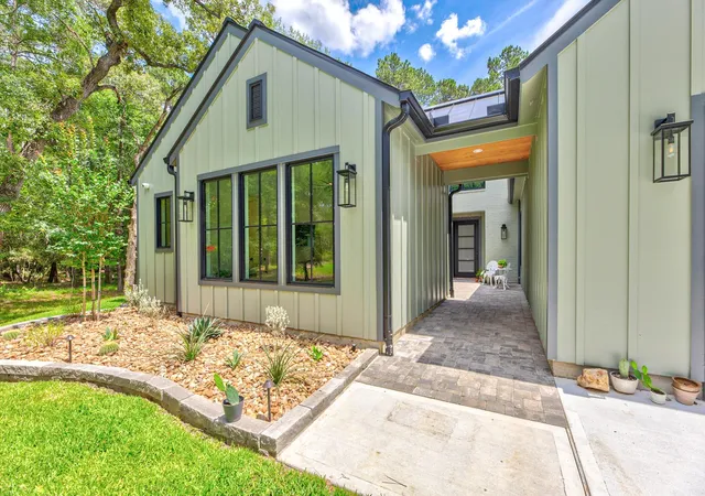 Photo 3 of Single family home for sale at 21701 Dan Dr, Magnolia, TX 77355 | MLS# 2263868 | Listing updated on 2026-09-11