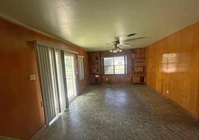 Photo 4 of Single family home for sale at 602 Nest Ln, Houston, TX 77022 | MLS# 34994964 | Listing updated on 2026-09-11