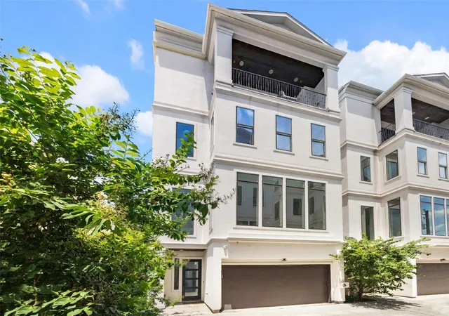 Single family home for sale at 1922 Oakdale St, Houston, TX 77004 | MLS# 53980900