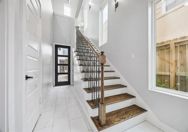 Photo 1 of Single family home for sale at 1922 Oakdale St, Houston, TX 77004 | MLS# 53980900 | Listing updated on 2026-09-24