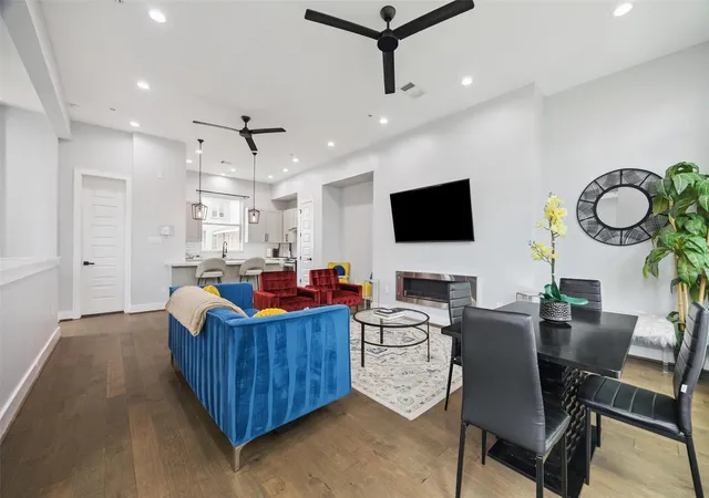 Photo 3 of Single family home for sale at 1922 Oakdale St, Houston, TX 77004 | MLS# 53980900 | Listing updated on 2026-09-24