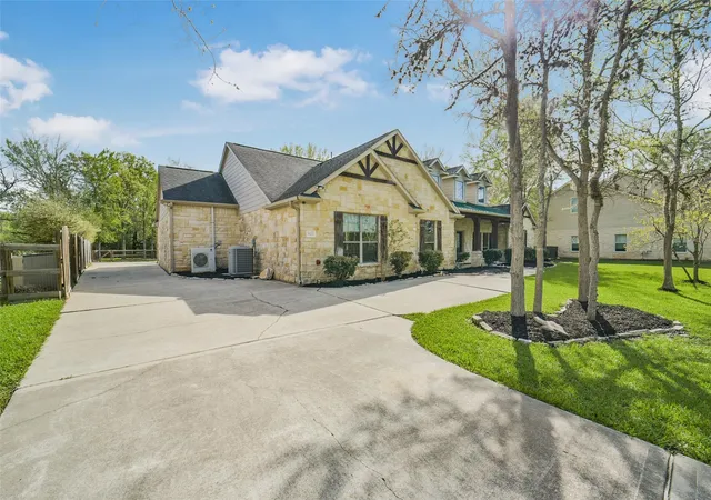 Photo 3 of Single family home for sale at 3522 Wellspring Lake Dr, Fulshear, TX 77441 | MLS# 35250519 | Listing updated on 2026-10-06