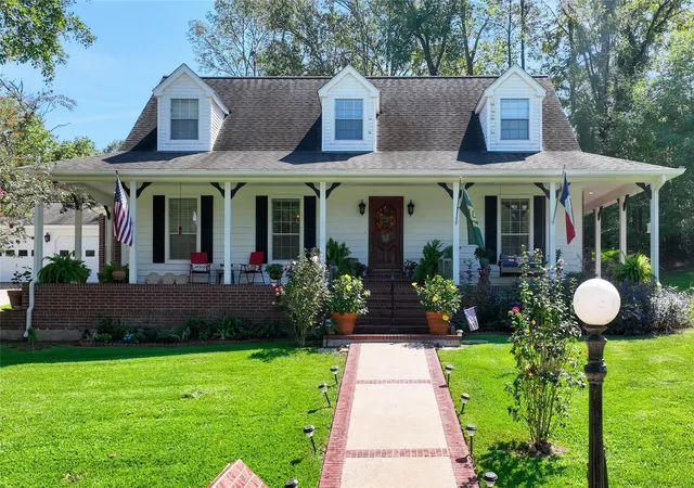 Photo 1 of Single family home for sale at 220 Lake Oaks Blvd, Coldspring, TX 77331 | MLS# 18332030 | Listing updated on 2026-10-03