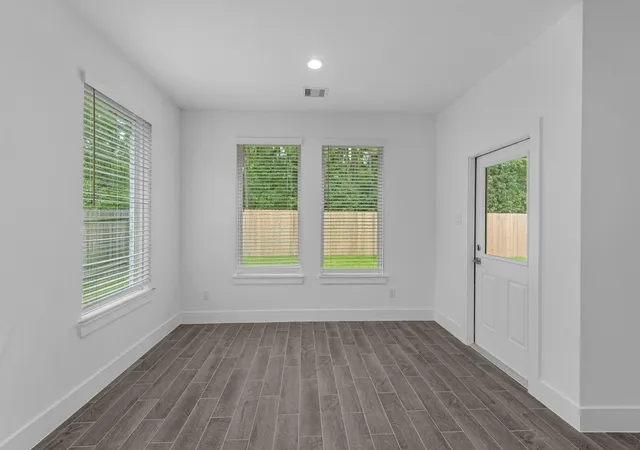 Photo 3 of Single family home for sale at 2136 Golden Spruce Ct, Conroe, TX 77301 | MLS# 5069698 | Listing updated on 2026-09-20