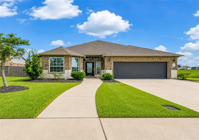 Photo 1 of Single family home for sale at 34 Indian Wells Dr, Manvel, TX 77578 | MLS# 24826000 | Listing updated on 2026-09-05