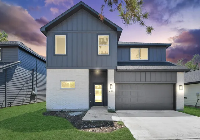 Photo 1 of Single family home for sale at 426 Woodlake Dr, Huffman, TX 77336 | MLS# 96641532 | Listing updated on 2026-09-19