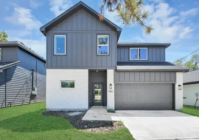 Photo 2 of Single family home for sale at 426 Woodlake Dr, Huffman, TX 77336 | MLS# 96641532 | Listing updated on 2026-09-19