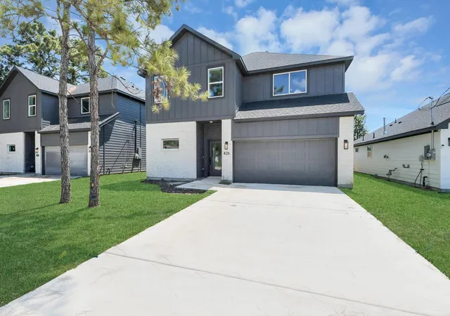 Photo 3 of Single family home for sale at 426 Woodlake Dr, Huffman, TX 77336 | MLS# 96641532 | Listing updated on 2026-09-19