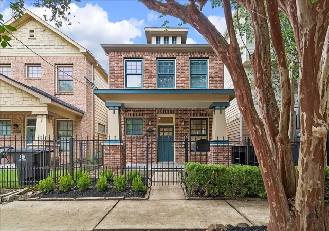 Photo 1 of Single family home for sale at 5303 Nett St #B, Houston, TX 77007 | MLS# 98449790 | Listing updated on 2026-09-11
