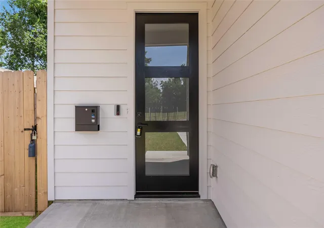 Photo 3 of Multi family home for sale at 4117 Kewanee St #A/B, Houston, TX 77051 | MLS# 50706380 | Listing updated on 2026-09-12