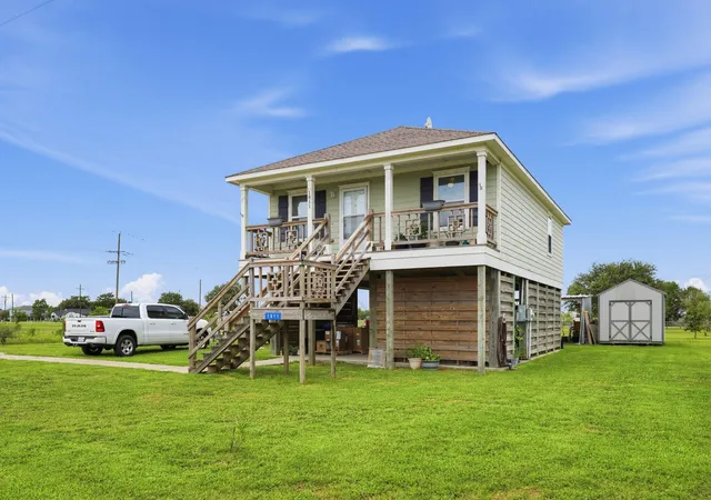 Photo 3 of Single family home for sale at 1811 Broadway Ave, Port Bolivar, TX 77650 | MLS# 10431428 | Listing updated on 2026-09-09