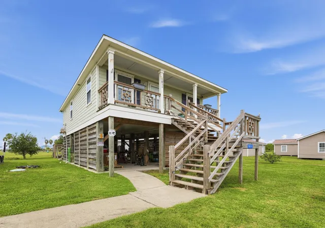 Photo 4 of Single family home for sale at 1811 Broadway Ave, Port Bolivar, TX 77650 | MLS# 10431428 | Listing updated on 2026-09-09