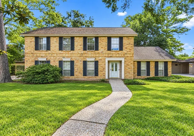 Photo 2 of Single family home for sale at 17607 Cassina Dr, Spring, TX 77388 | MLS# 24443868 | Listing updated on 2026-10-07