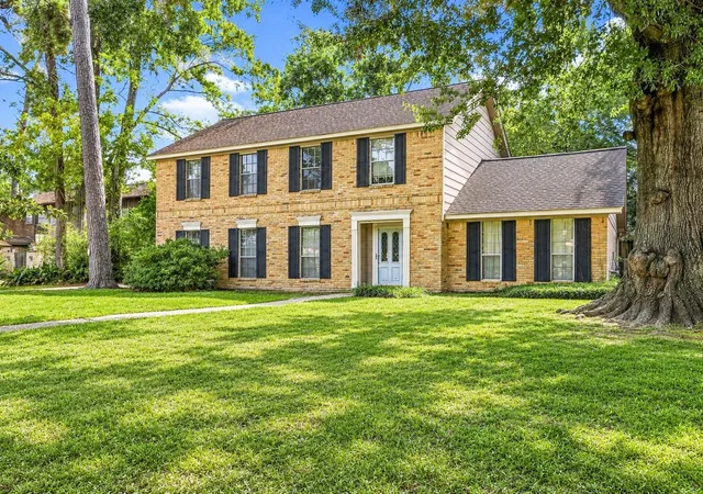 Photo 3 of Single family home for sale at 17607 Cassina Dr, Spring, TX 77388 | MLS# 24443868 | Listing updated on 2026-10-07