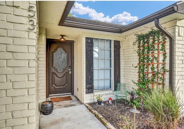 Photo 3 of Sale Pending at 53 Blue Bell Ct, Lake Jackson, TX 77566 | MLS# 35905184 | Listing updated on 2026-10-09