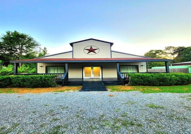 Photo 1 of Single family home for sale at 9733 Us Hwy 190 W, Livingston, TX 77351 | MLS# 54898488 | Listing updated on 2026-10-02