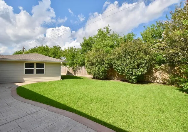 Photo 50 of Single family home for sale at 1007 Blue Willow Dr, Houston, TX 77042 | MLS# 5565942 | Listing updated on 2026-10-09
