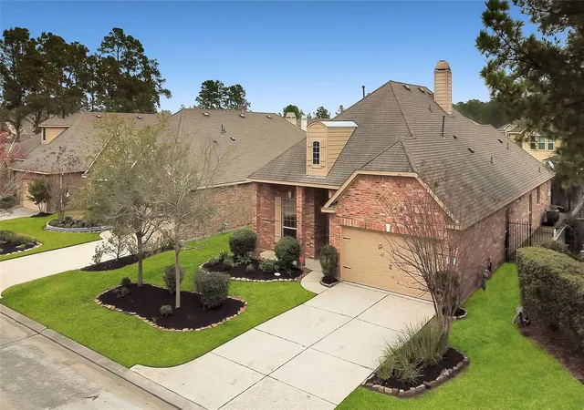 Photo 4 of Single family home for sale at 10 Tallgrass Way, Spring, TX 77389 | MLS# 60454890 | Listing updated on 2026-09-11