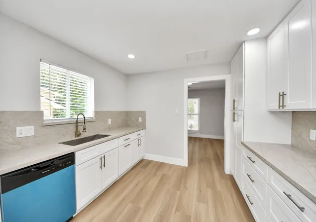 Photo 4 of Single family home for sale at 6023 Lattimer Dr, Houston, TX 77035 | MLS# 29339515 | Listing updated on 2026-09-12