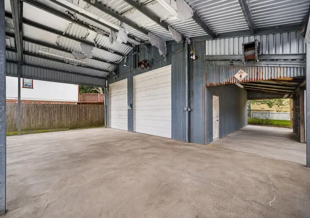 Photo 3 of Single family home for sale at 221 11th Street, Dickinson, TX 77539 | MLS# 37604308 | Listing updated on 2026-09-05